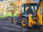 В Бронницах ремонтируют асфальт во дворе дома в Комсомольском переулке